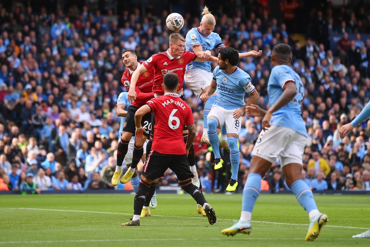 Los Red Devils no encontraban la forma de detener el espectacular juego del Manchester City.
<br>