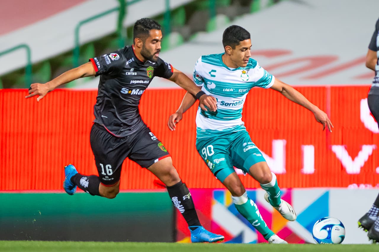 Con autogol de Enrique palos, gol de Santiago Muñoz y gol de Matheus Dória, Santos vence a Bravos 3-2. Los Guerreros se adueñaron de la tercer plaza del torneo y desplazaron al Toluca. Bravos sigue en el fondo de la tabla, aunque todavía tiene un partido pendiente.