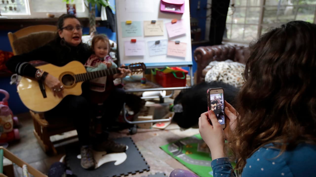 Maestros de San Francisco y Oakland donarán sus cheques por coronavirus a familias indocumentadas