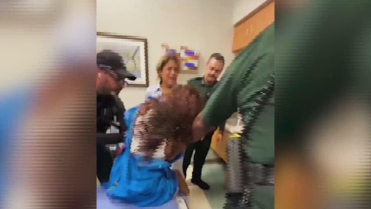 Madre e hija ecuatorianas detenidas por ICE tras accidente en el condado Polk regresan a su país