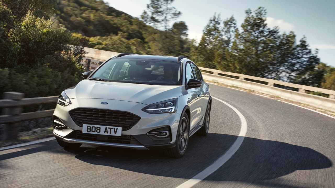El nuevo Focus llega construido sobre la nueva plataforma global C2 para autos compactos de Ford, en cuyo desarrollo se enfatizó la rigidez torsional y la maniobrabilidad y que también servirá de base para el desarrollo del reemplazo de la Escape, la popular crossover global de Ford, conocida en el resto del mundo bajo el nombre de Kuga.