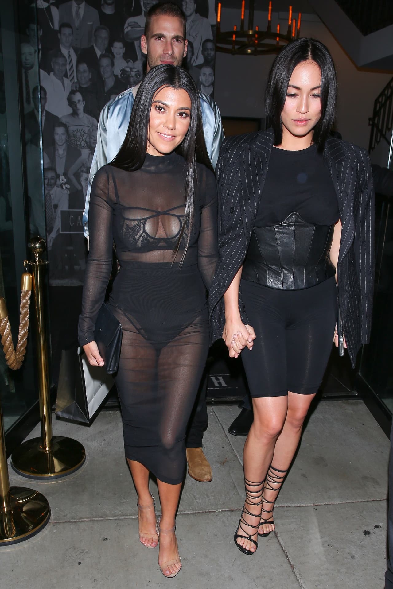 Esta pieza dejó a la vista su ropa íntima.