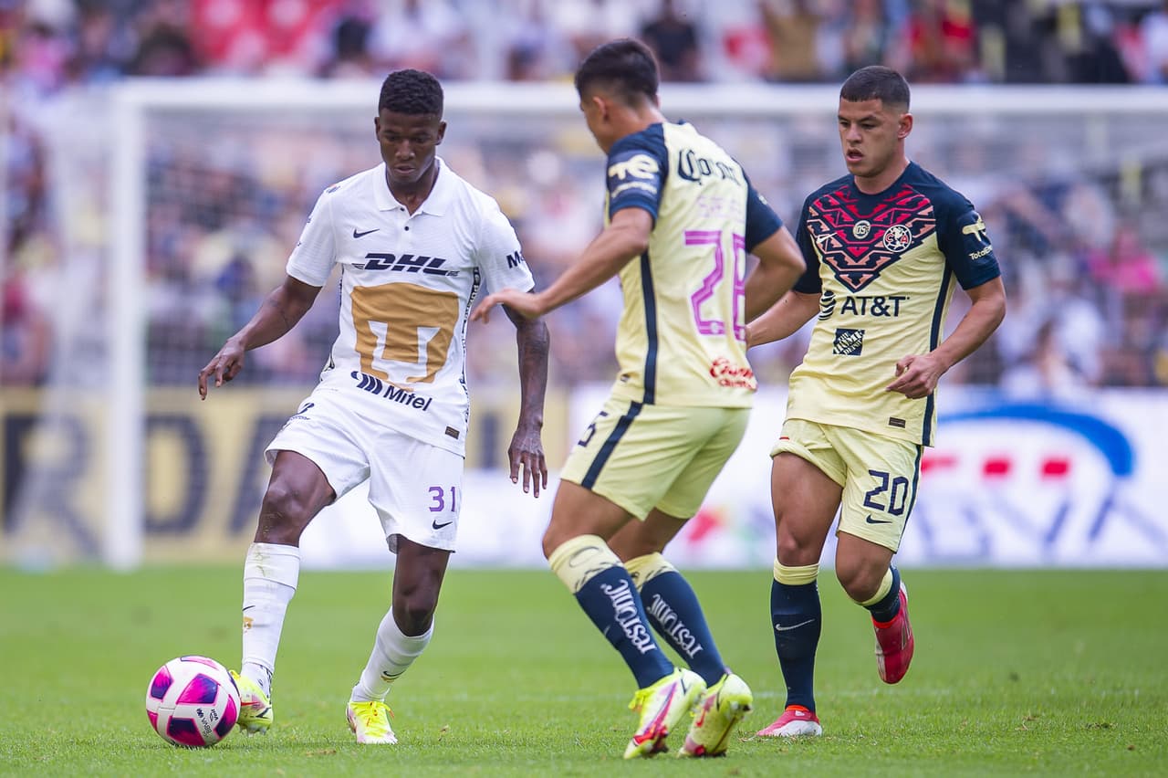 América recuperó el liderato a costa de unos Pumas que cometieron errores costosos y generaron poco en ataque.
