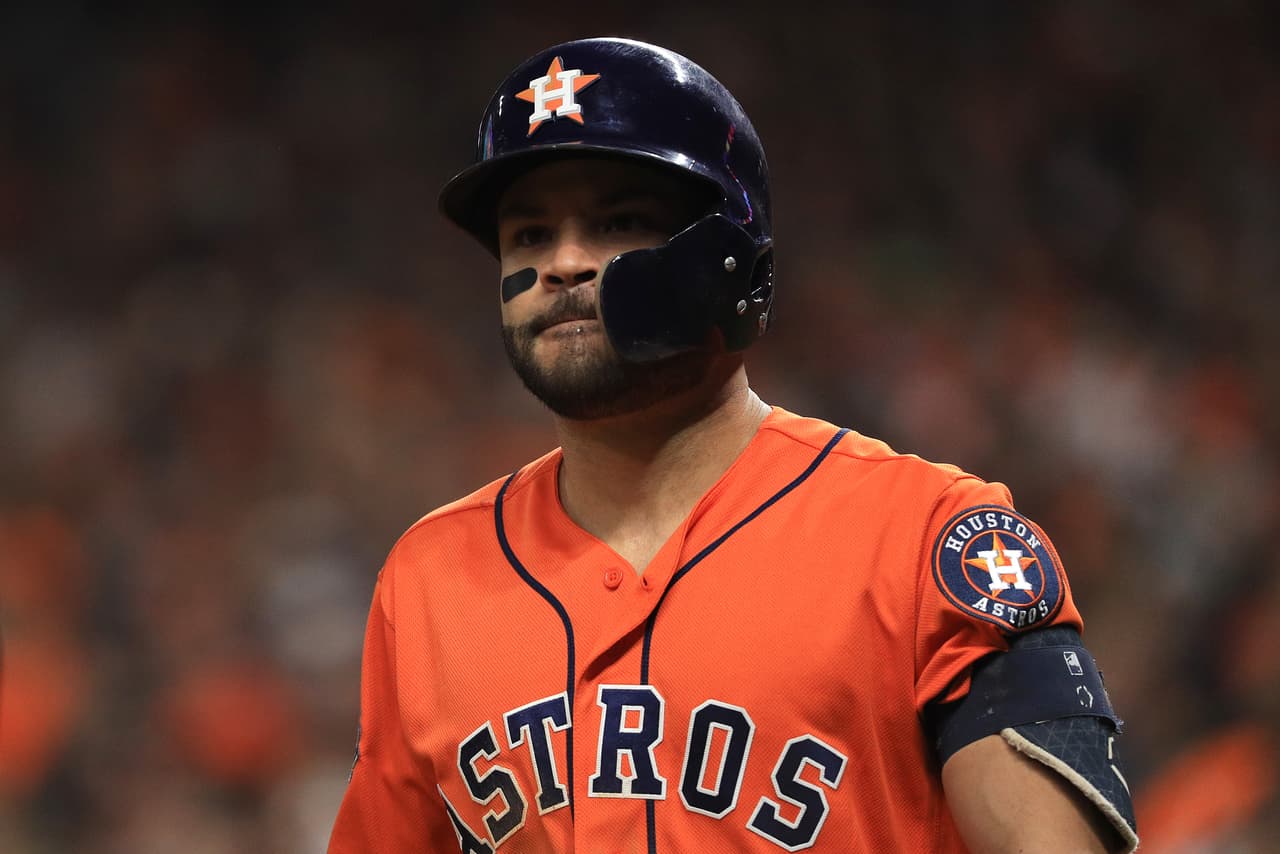 El pelotero de los Astros ha sido implicado en las investigaciones de la MLB.