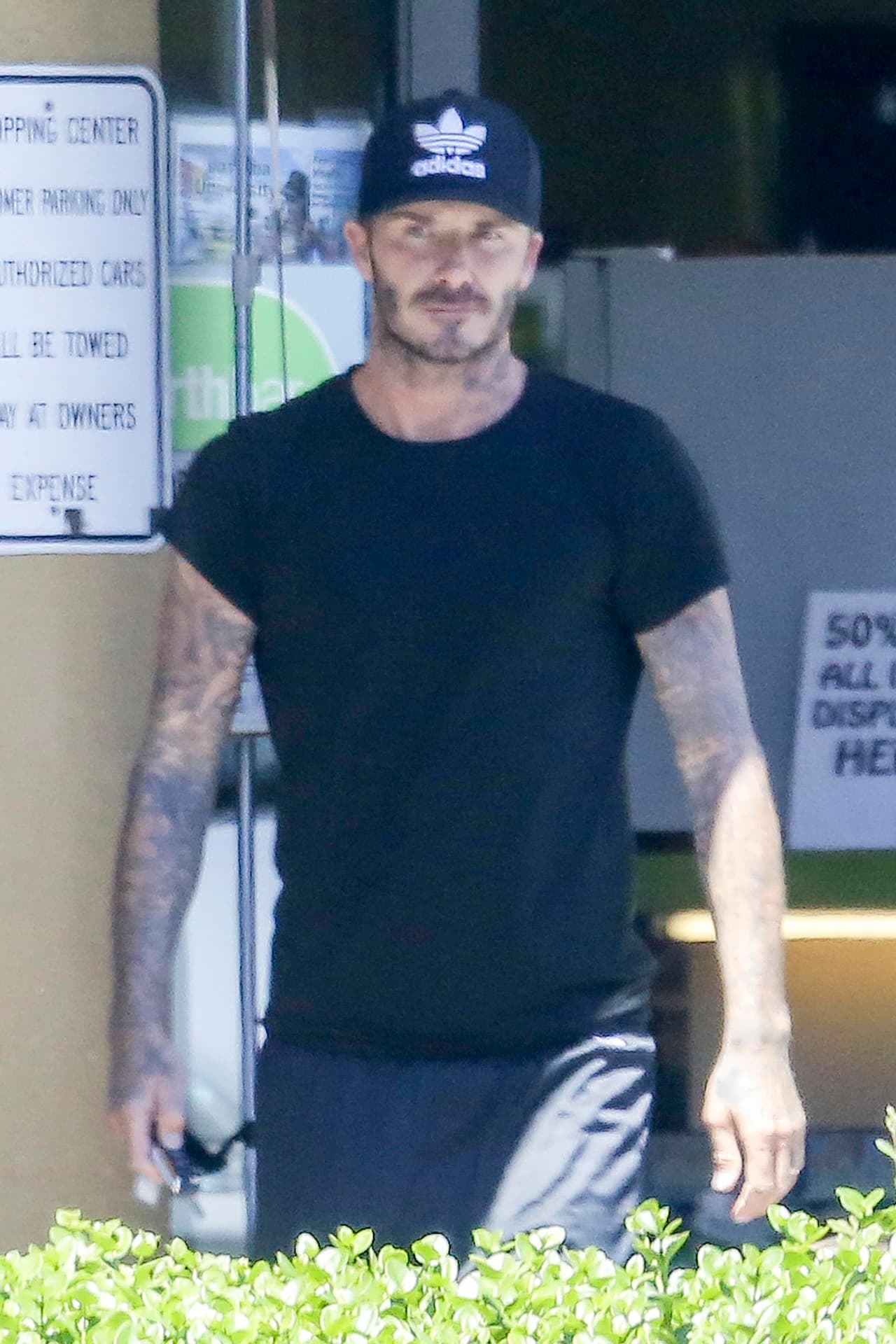 Tantos años en el deporte le han dejado un tremendo cuerpo y es por eso que nadie se resiste a acercarse para tener un recuerdo junto a él.