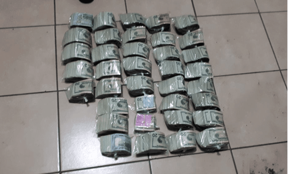 En aquel momento, formó parte de numerosos delitos y secuestros. En 1994 fue detenido por formar parte de grupos ilegales. Dos años después, fue arrestado por tener un arma de fuego de manera ilegal. En 1996 y 1997 fue capturado por agresión, según dicho medio.