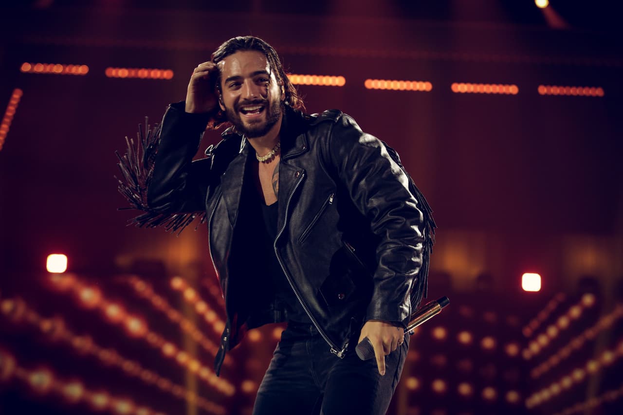 Para ese momento, el artista acabó requiriendo de la ayuda de sus fanáticas.