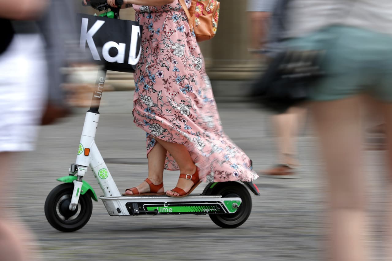 Usar un patín eléctrico en las banquetas de Sacramento te podría costar $207