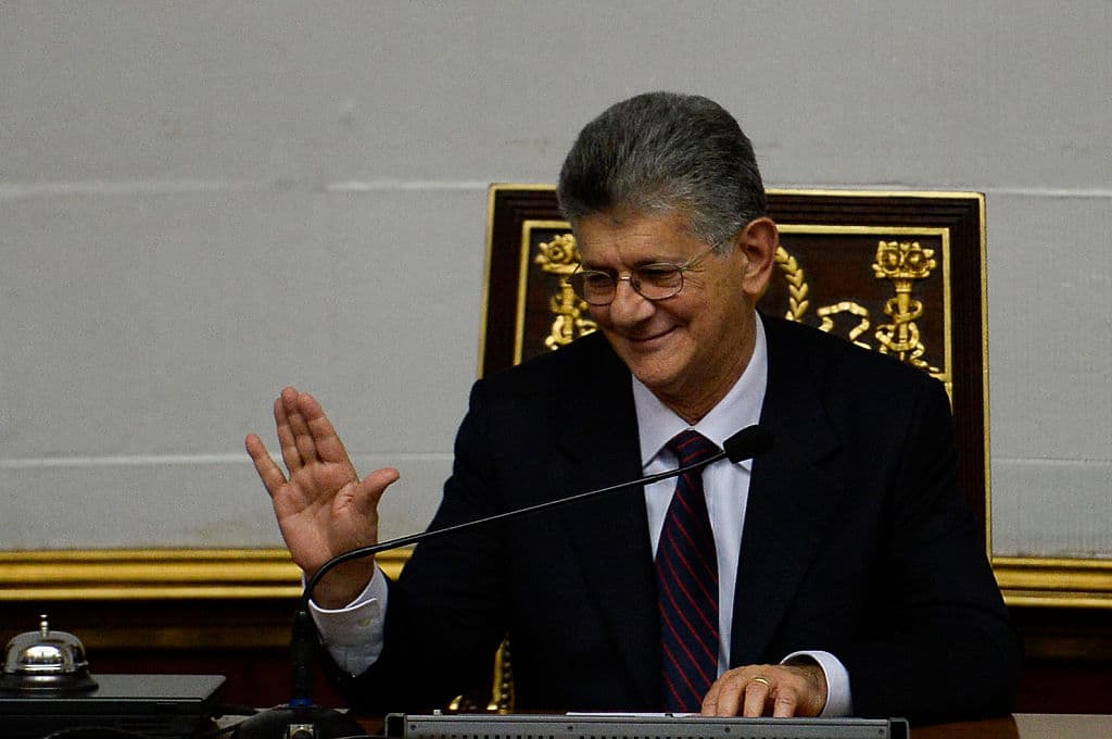 El presidente de la Asamblea Nacional de Venezuela, Henry Ramos Allup, leyó el texto final del acuerdo