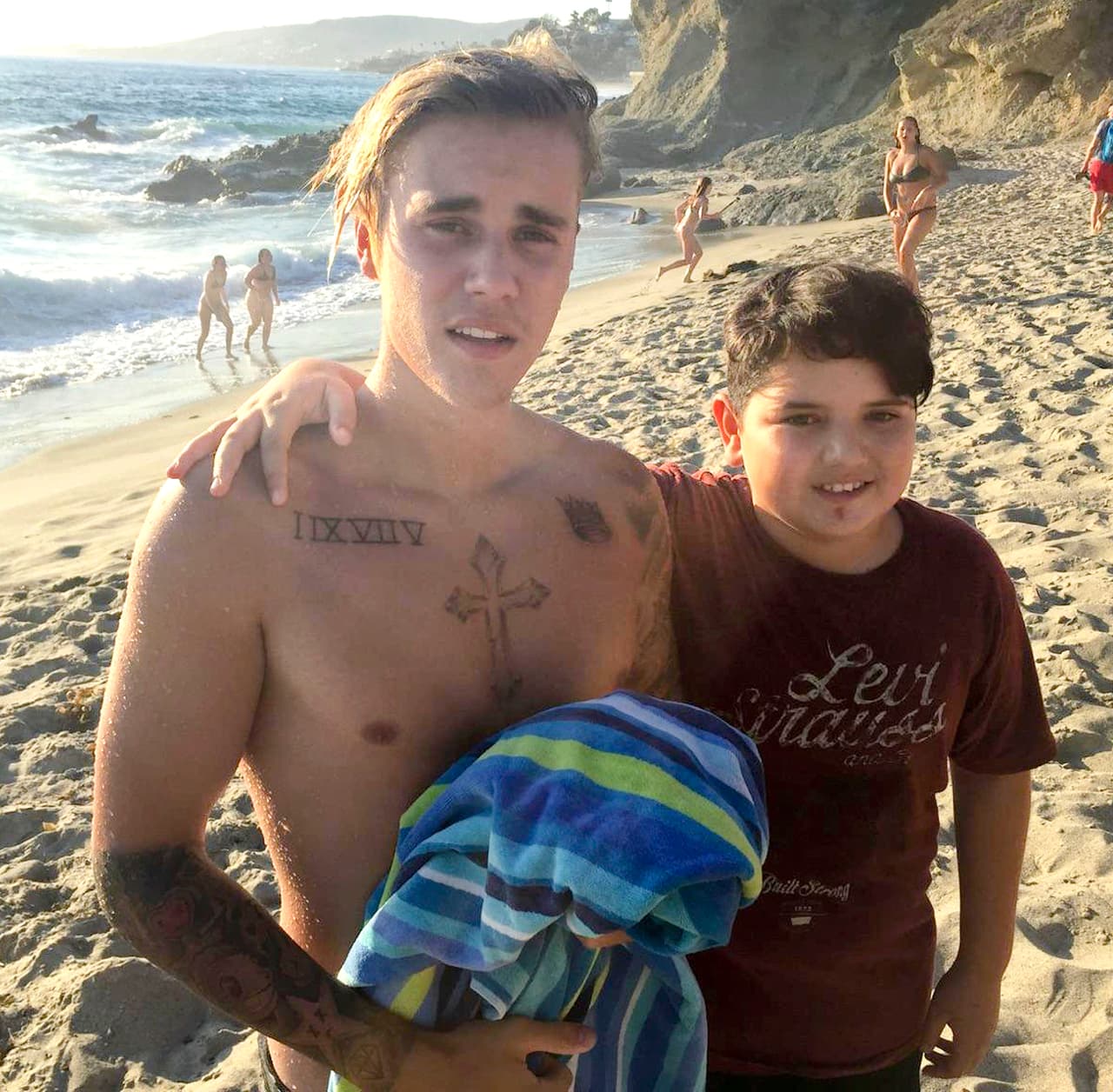 ¡Regaló fotos y autógrafos!