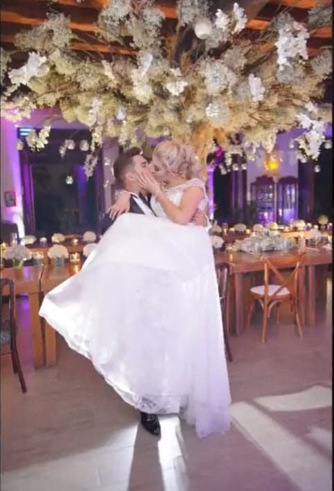 Confirmó que Stefanía de Aranda ya no está en terapia intensiva, en donde permaneció 11 días luchando por su vida y la de su hijo. 
<br>