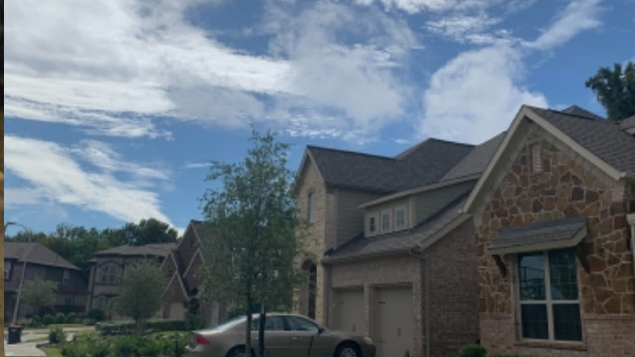 Salvador Cruz indica: "Sale el sol en Sienna (área de Missouri City)"