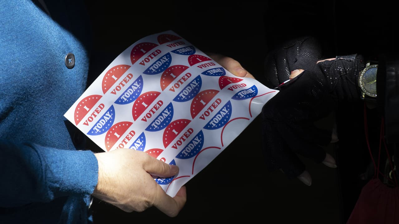 Republicanos sufren revés en Corte Suprema sobre el voto por correo en Pensilvania