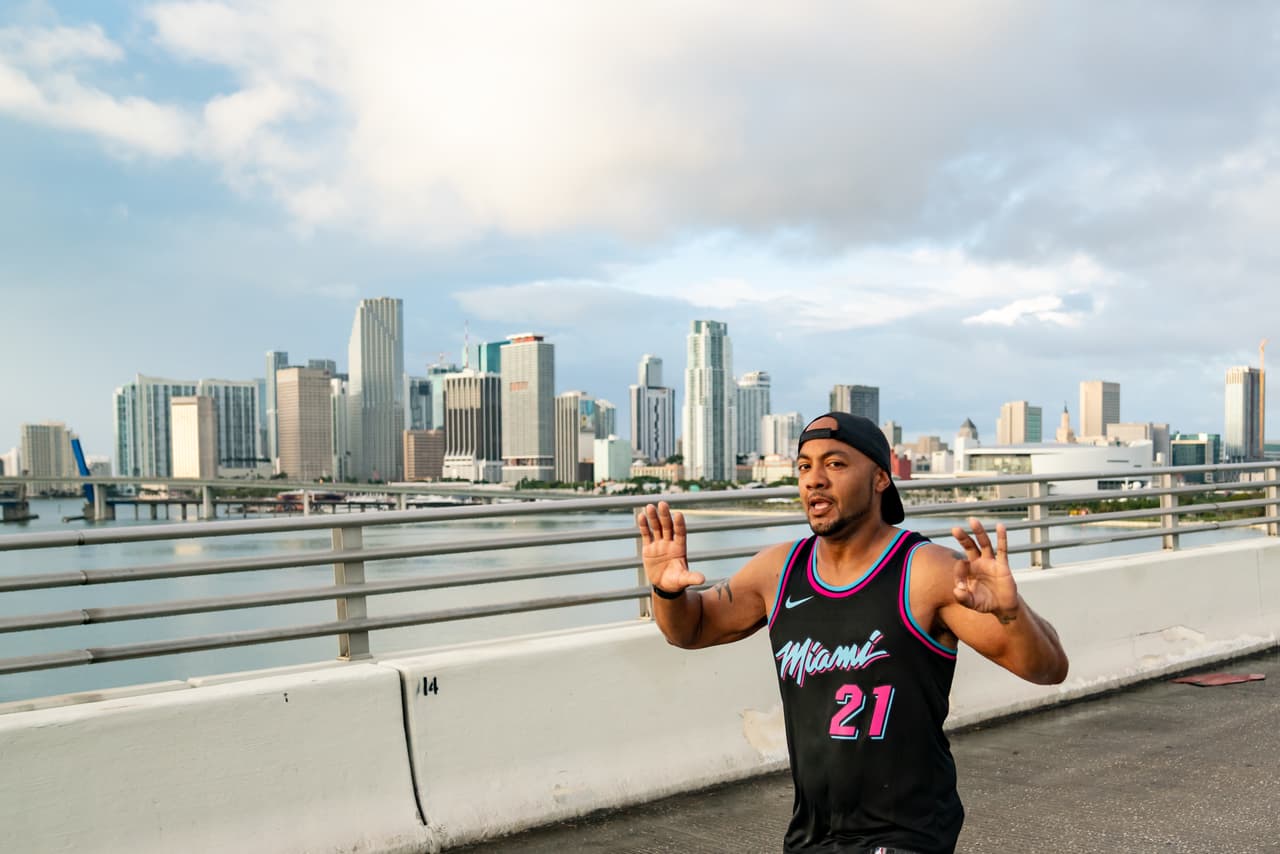 La policía de Miami Beach y de Miami estarán reorientando el tráfico en todo el recorrido.