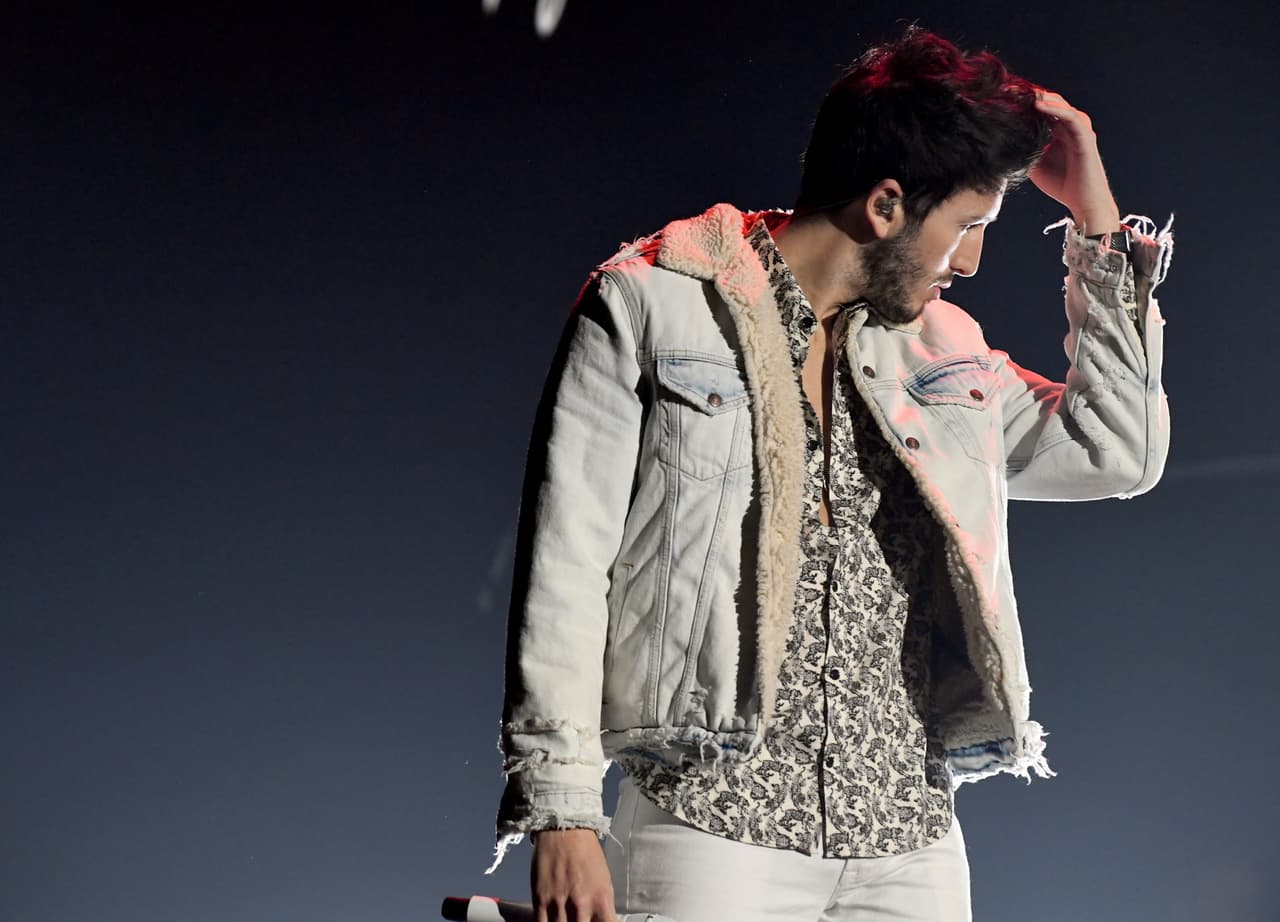 Día 2 - Sebastián Yatra durante los ensayos para la ceremonia de Latin GRAMMY en el MGM Grand Hotel & Casino en Las Vegas, Nevada.