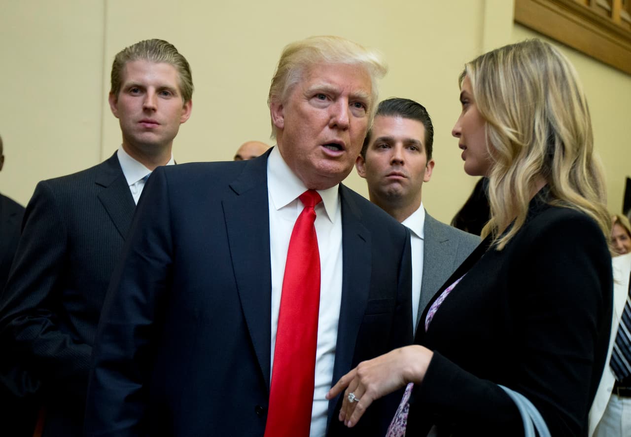 Trump demanda al Deutsche Bank y a Capital One para impedir que den información de sus negocios al Congreso 