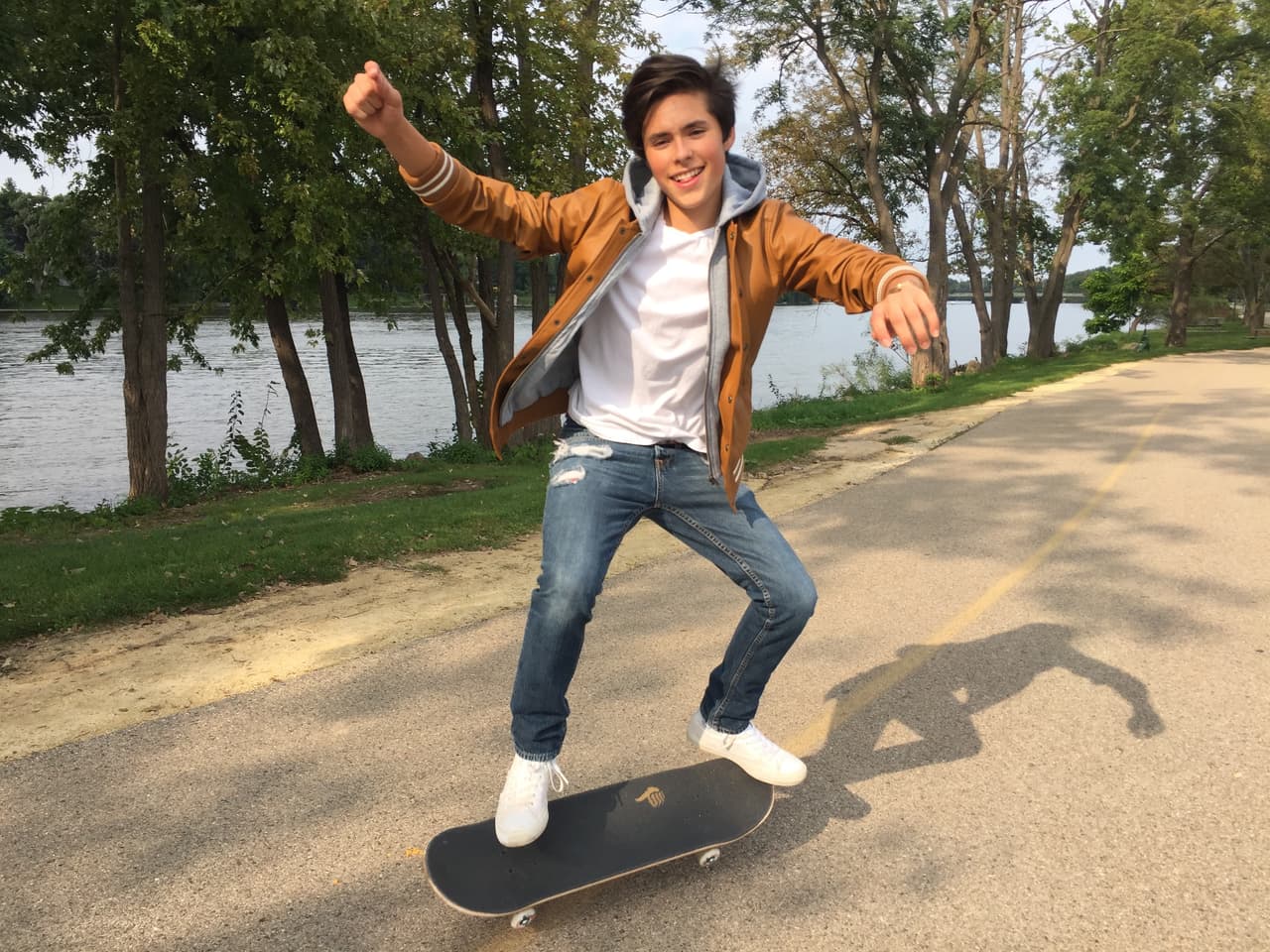 Con la música expresa sus sentimientos, pero con la patineta se transporta a otro mundo.