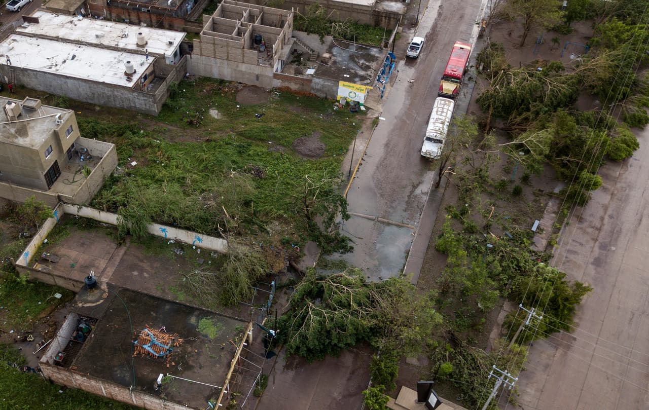 Algunos árboles derribados y daños menores en Escuinapa.