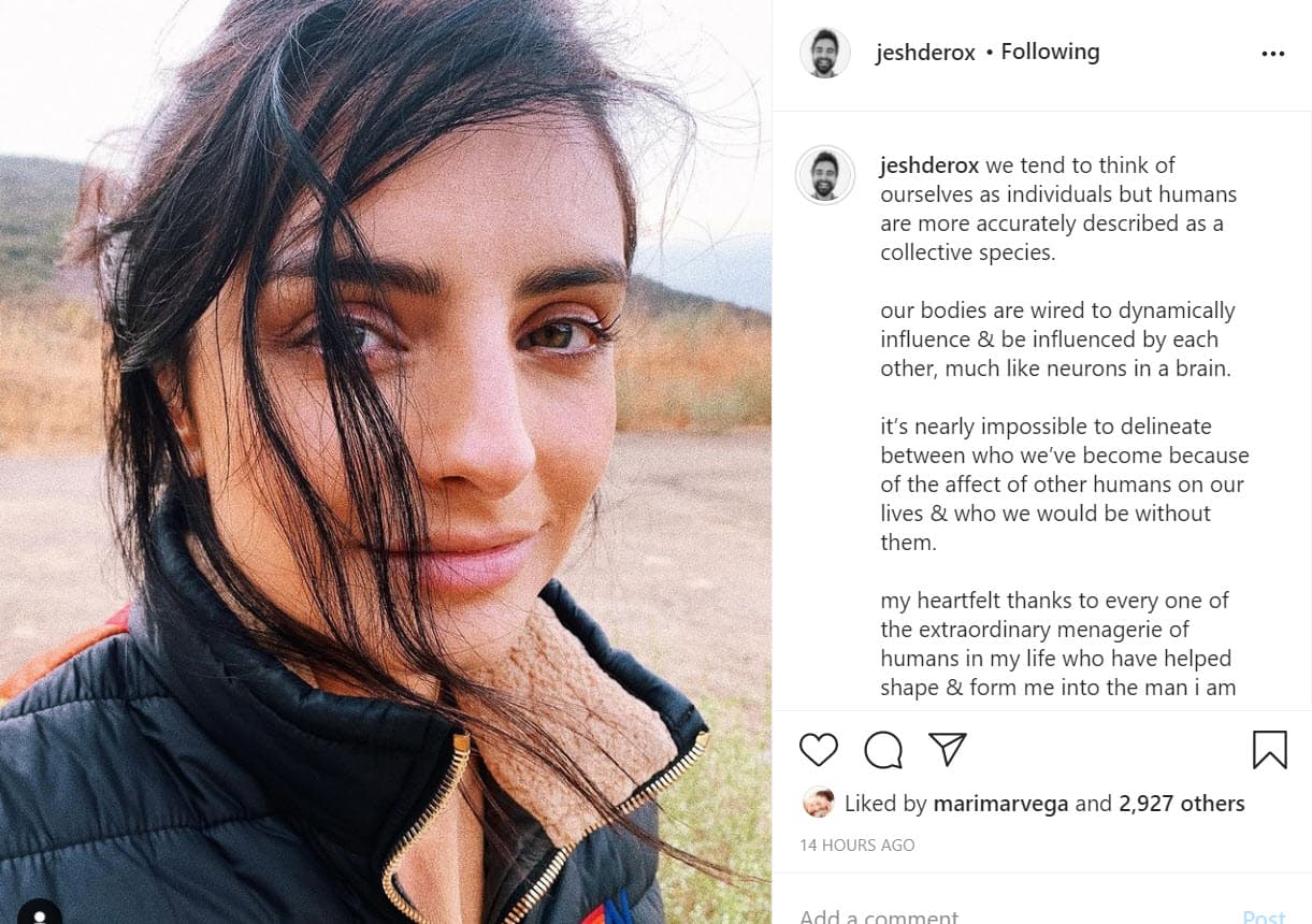 "Es casi imposible delinear entre quiénes nos hemos convertido debido al efecto de otros humanos en nuestras vidas y 
<b><a href="https://www.instagram.com/p/CKNa76Vg0-f/" target="_blank">quiénes seríamos sin ellos</a></b>", dijo De Rox en el pie de foto. 
<br>