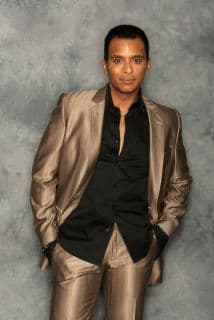 Mientras que Jon Secada se ganaba la presea por como 'Mejor disco pop latino' por 'Otro día más sin verte'.