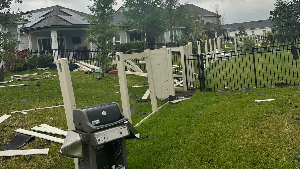 Una advertencia por tormenta eléctrica también fue emitida para
<b>los condados de Manatee, Polk, Hillsborough, Pinelas y Pasco</b>. Estuvo vigente hasta las 2:00 de la tarde.