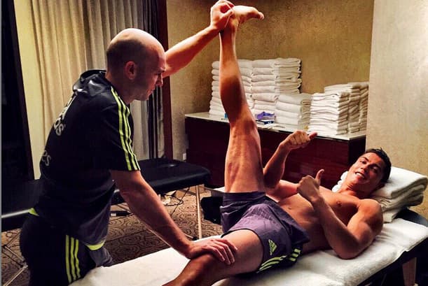 El futbolista llamó "Streching Time" a esta foto.