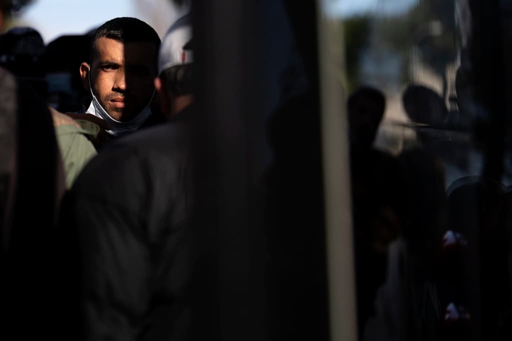 Muchos desconocían en dónde estaban y cómo partir de ahí rumbo a la ciudad en la cual se les asignó la cita con Inmigración, a la cual no pueden faltar.