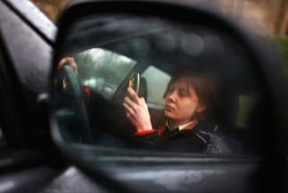 Policía de Nueva York podría utilizar software para detectar el uso del celular en casos de accidentes viales