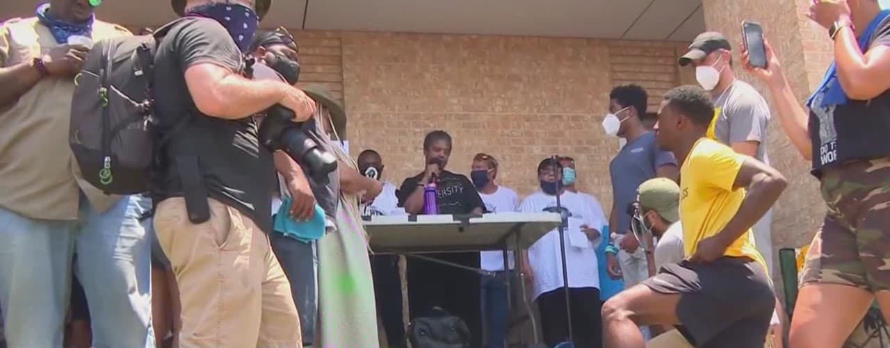 La muerte de Ramos ha puesto en la cuerda floja al jefe de la Policía de Austin, Brian Manley.