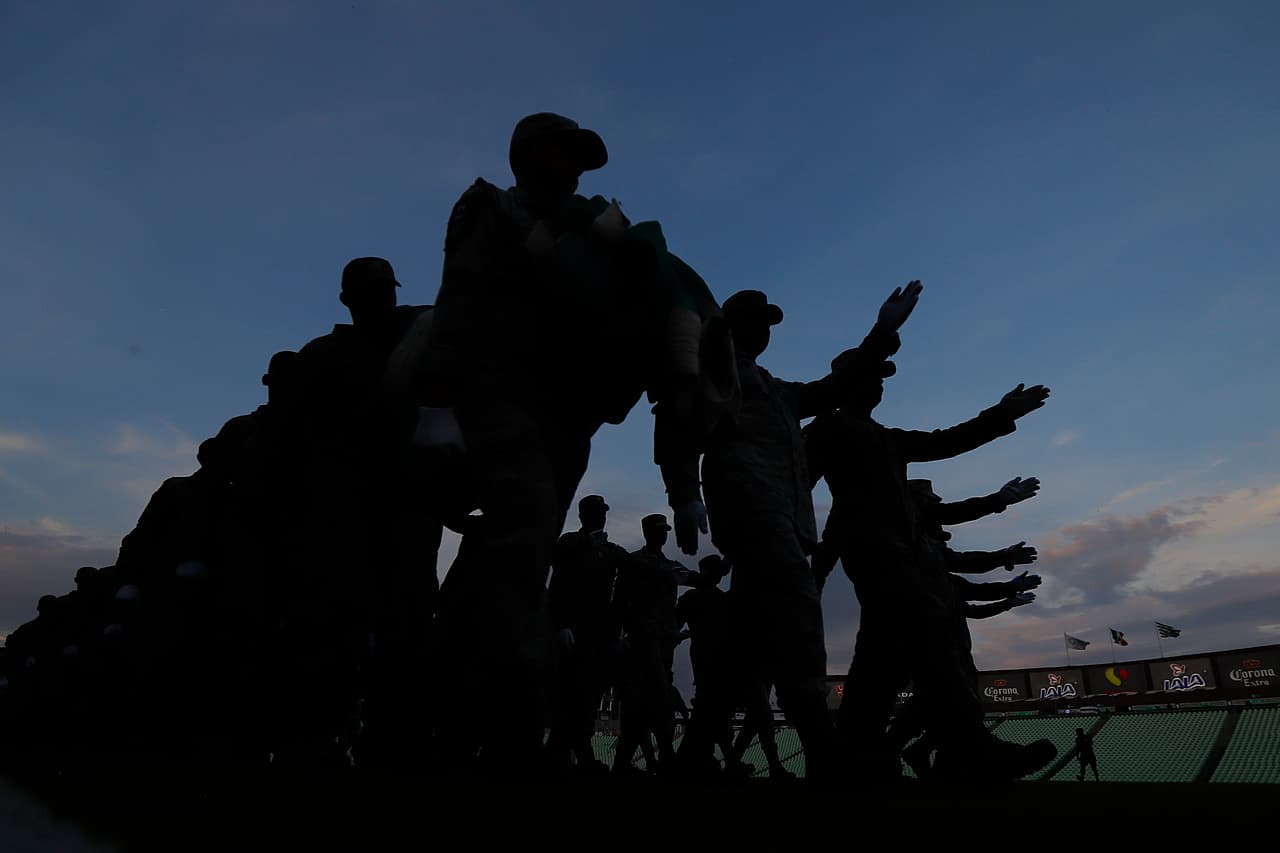 Las autoridades lo señalan como responsable de delitos como homicidio, tráfico de armas, de personas y de fentanilo.