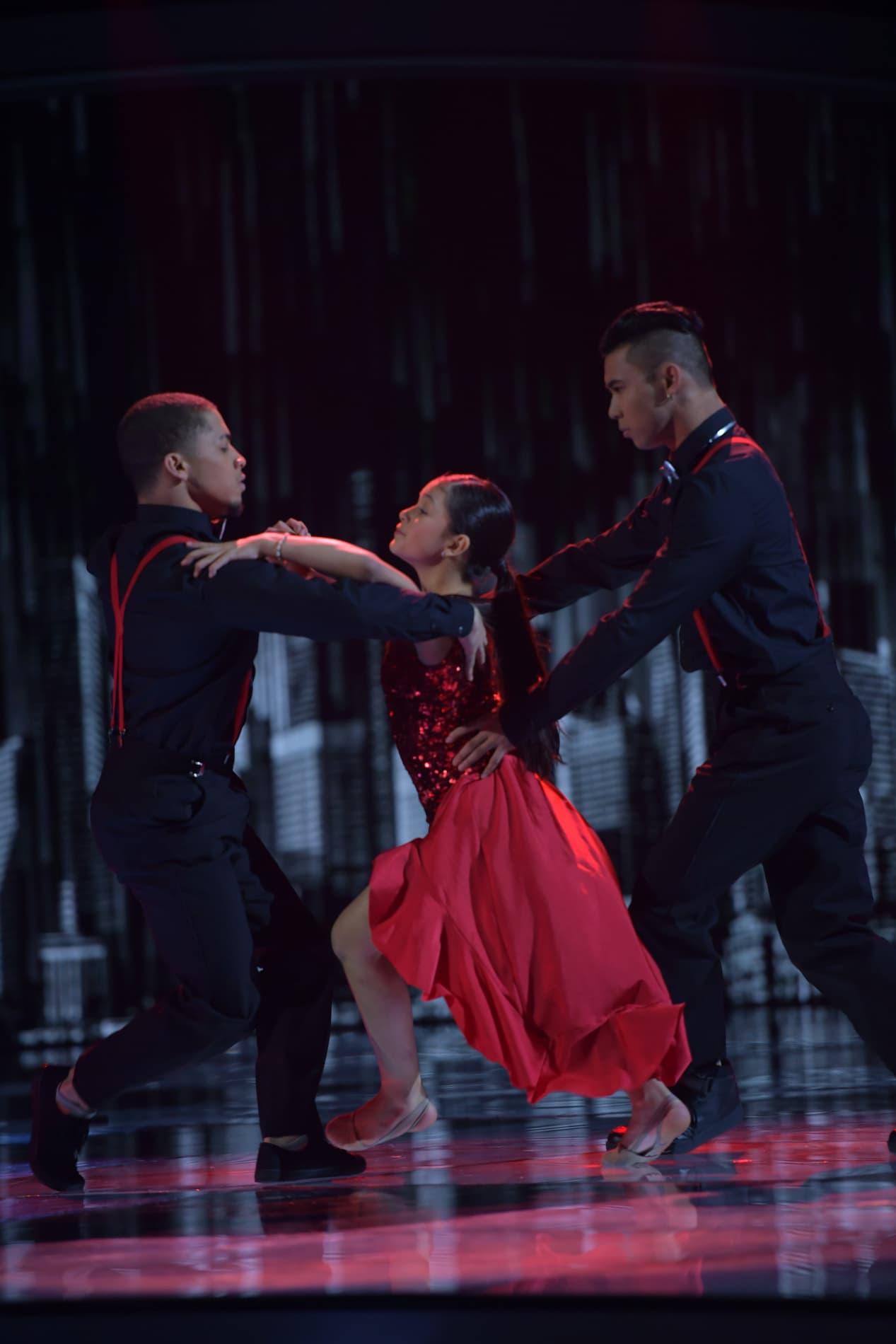 En este tango, Vanessa demostró la pasión que tiene por el baile. 
<b><a href="http://www.univision.com/shows/pequenos-gigantes/vanessa-ofrecio-un-explosivo-tango-cargado-de-mucha-pasion-video">No te puedes perder su número.</a></b>
