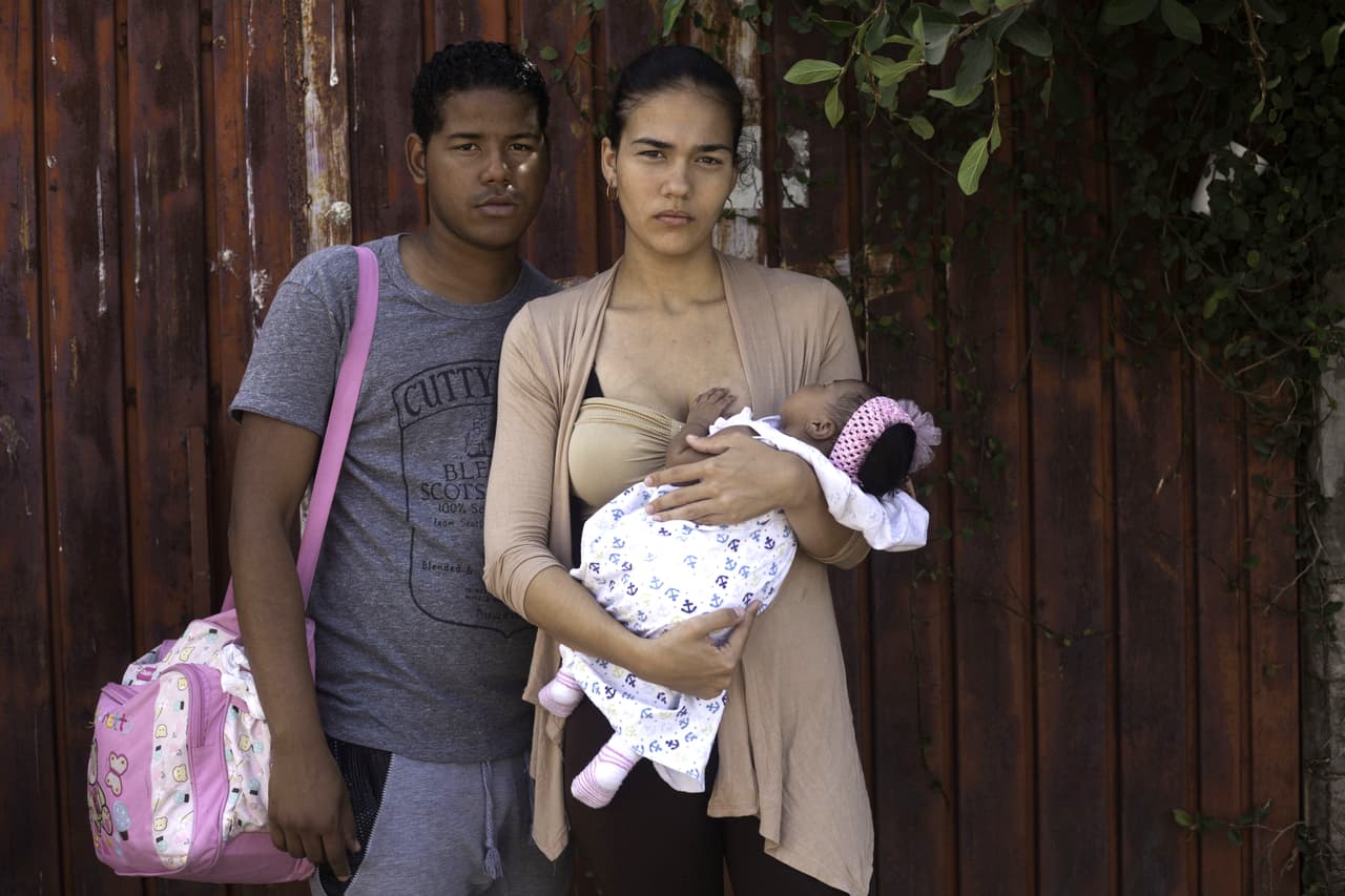 Cientos de cubanos varados en la frontera con México piden una amnistía a Trump