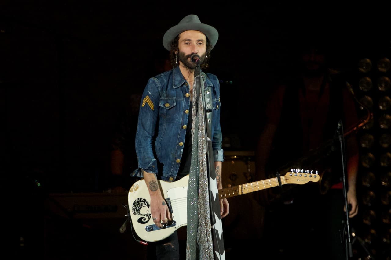 El exintegrante de Pereza y ahora solista, Leiva, sería el vencedor en la categoría de Mejor Canción de Rock con el tema ‘La Llamada’. El video de esta canción posee 12,597,592 reproducciones hasta el momento.