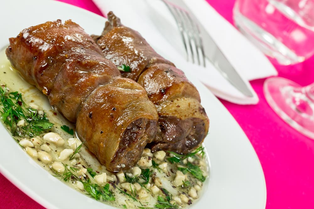 Hay algunos tip´s que pueden marcar la diferencia para que tus platillos sean mucho más sanos, la primera es la práctica del control de porción. “Hay que medir el control de la porción donde la cantidad no es necesariamente calidad, un poquito es mejor a mucho porque no te retiene de comer tus productos favoritos pero sin excesos” como lo señaló la Chef Lorena.