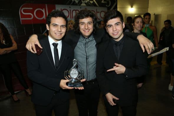 3BALLMTY presumió su trofeo.