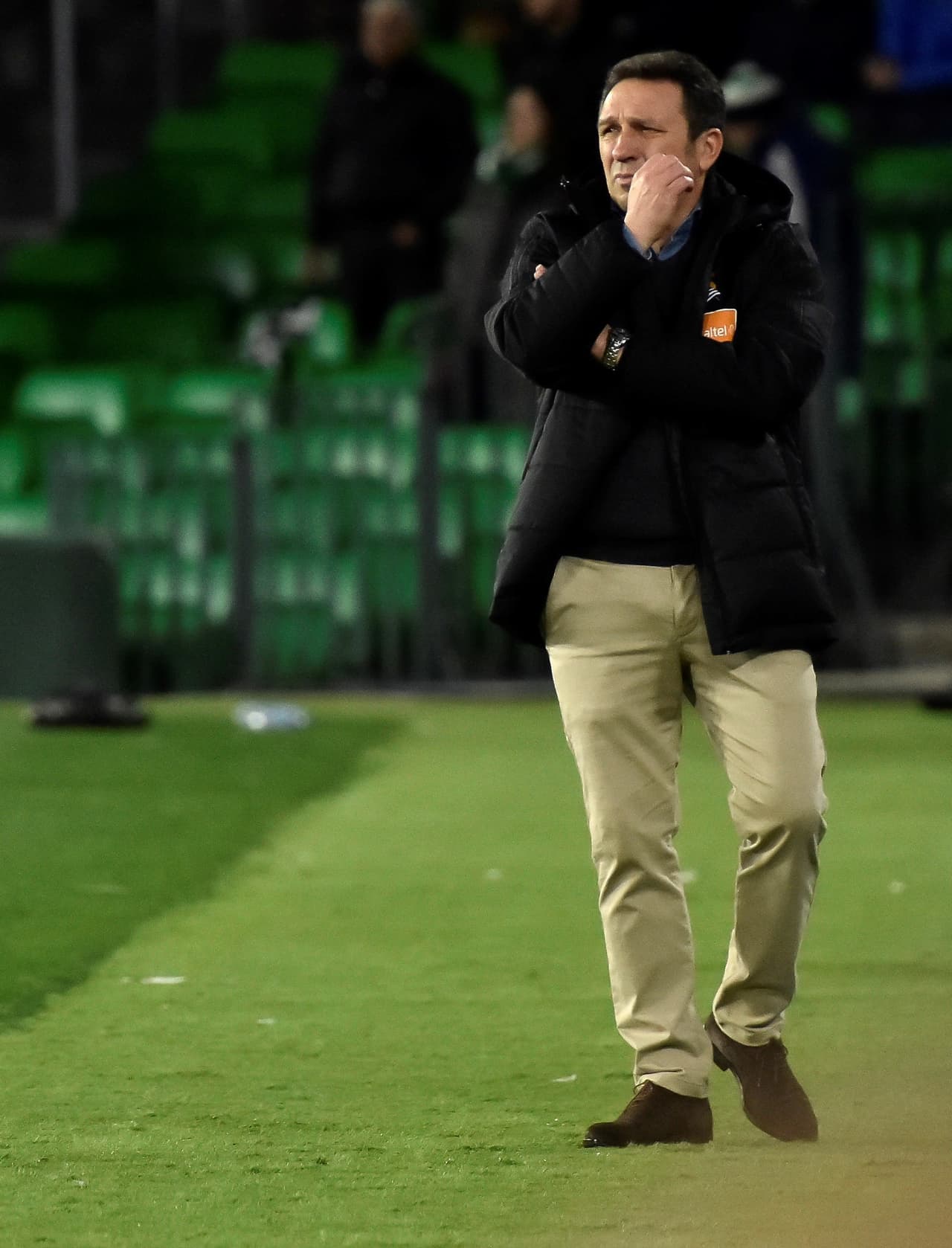 El técnico de Real Sociedad, Eusebio Sacristán, sumó un punto para dejar atrás el peligro del descenso, aunque no para pelear algo.