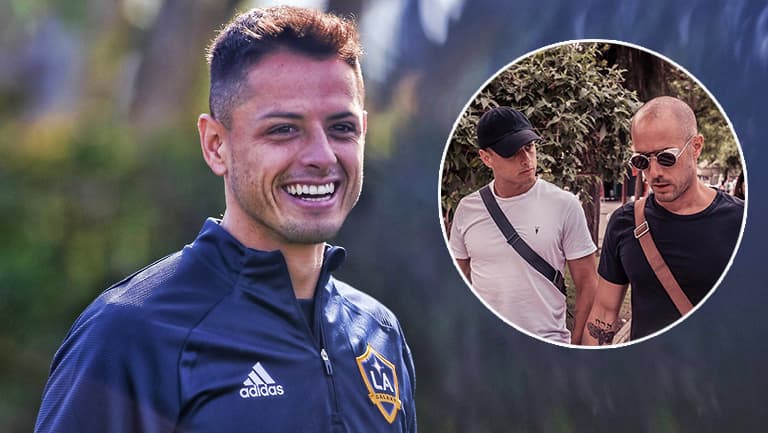 Chicharito: "Es un placer pagar para que me echen a perder la carrera"