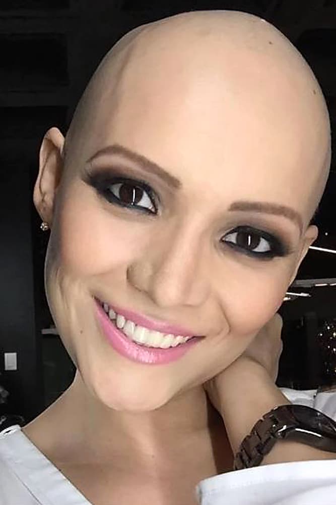 En el 
<b><a href="https://www.univision.com/entretenimiento/lagrimas-fiesta-y-resignacion-asi-fue-el-primer-aniversario-luctuoso-de-karla-luna">primer aniversario luctuoso</a></b> de Karla Luna, sus familiares organizaron un homenaje en Monterrey, Nuevo León, cuya invitada de honor fue la madre de Jenni Rivera.