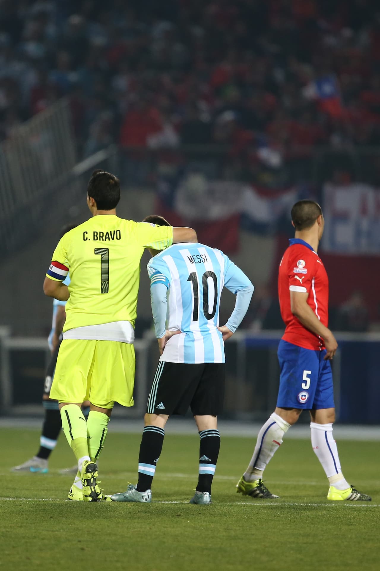 Claudio Bravo: "Messi siempre está en un buen momento"