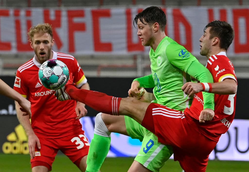 Union Berlin y Wolfsburg llegaron a 25 puntos luego de igualar a dos tantos.