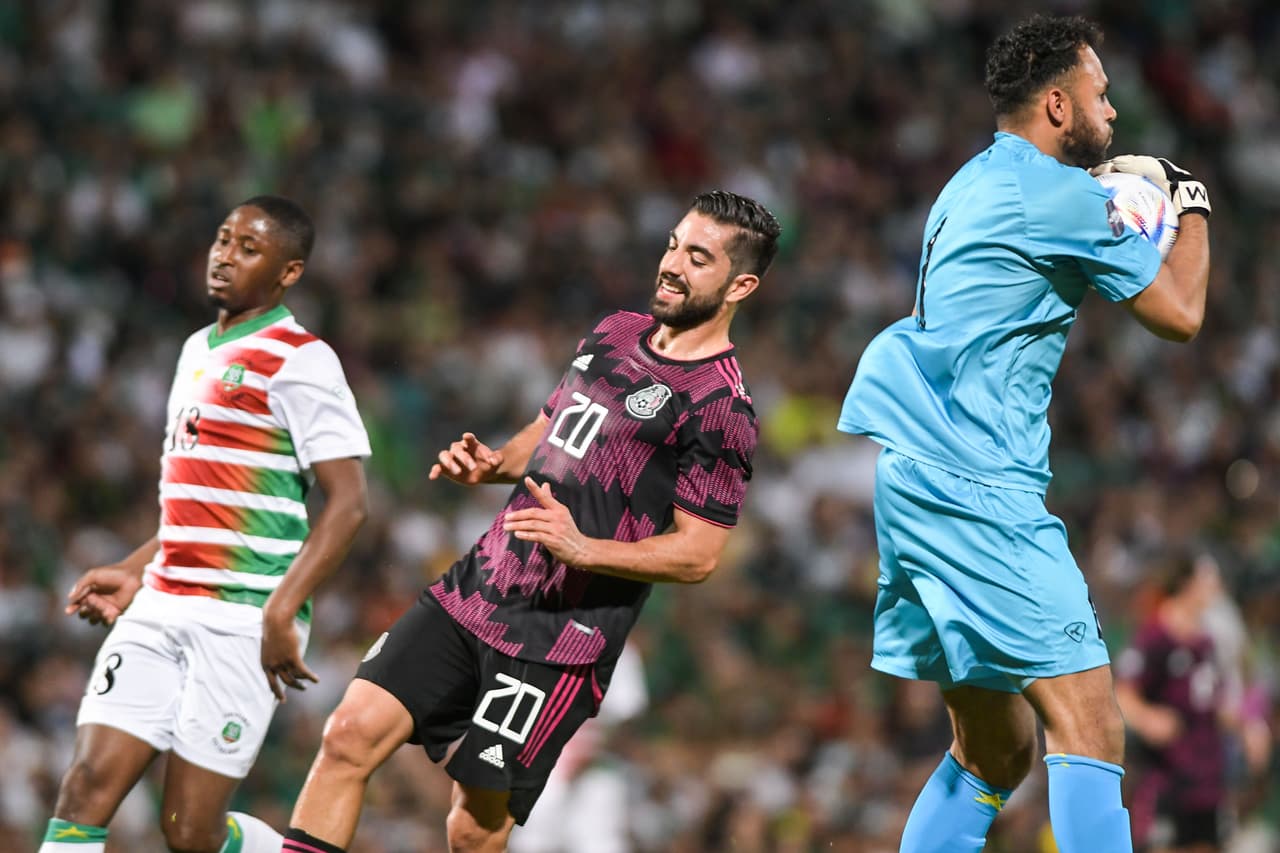México debutó en la Concacaf Nations League con goleada de 3-0 sobre Surinam en el Estadio Corona de Torreón.