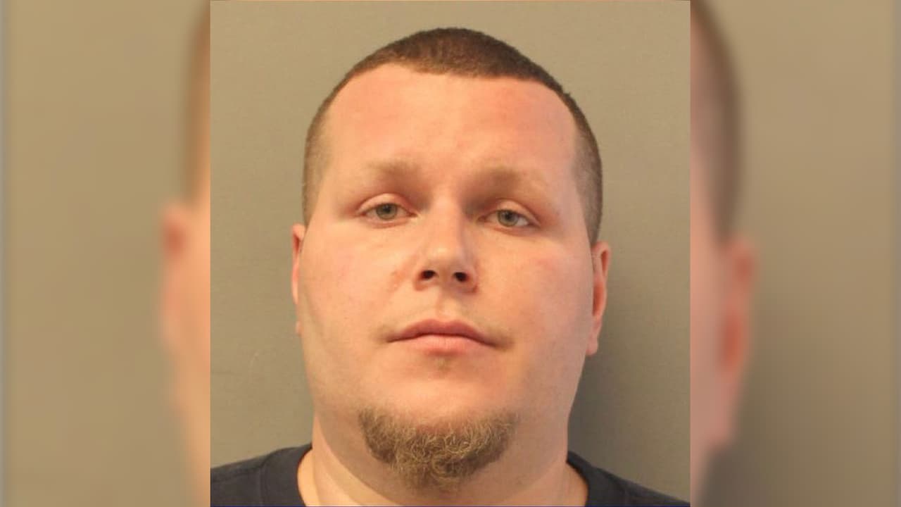 Randy Joseph Schlottman, de 33 años fue encarcelado con una fianza de $ 100 acusado de conducir ebrio el 7 de marzo de 2021, tras un accidente automovilístico en la cuadra 2700 de North Sam Houston Tollway West.