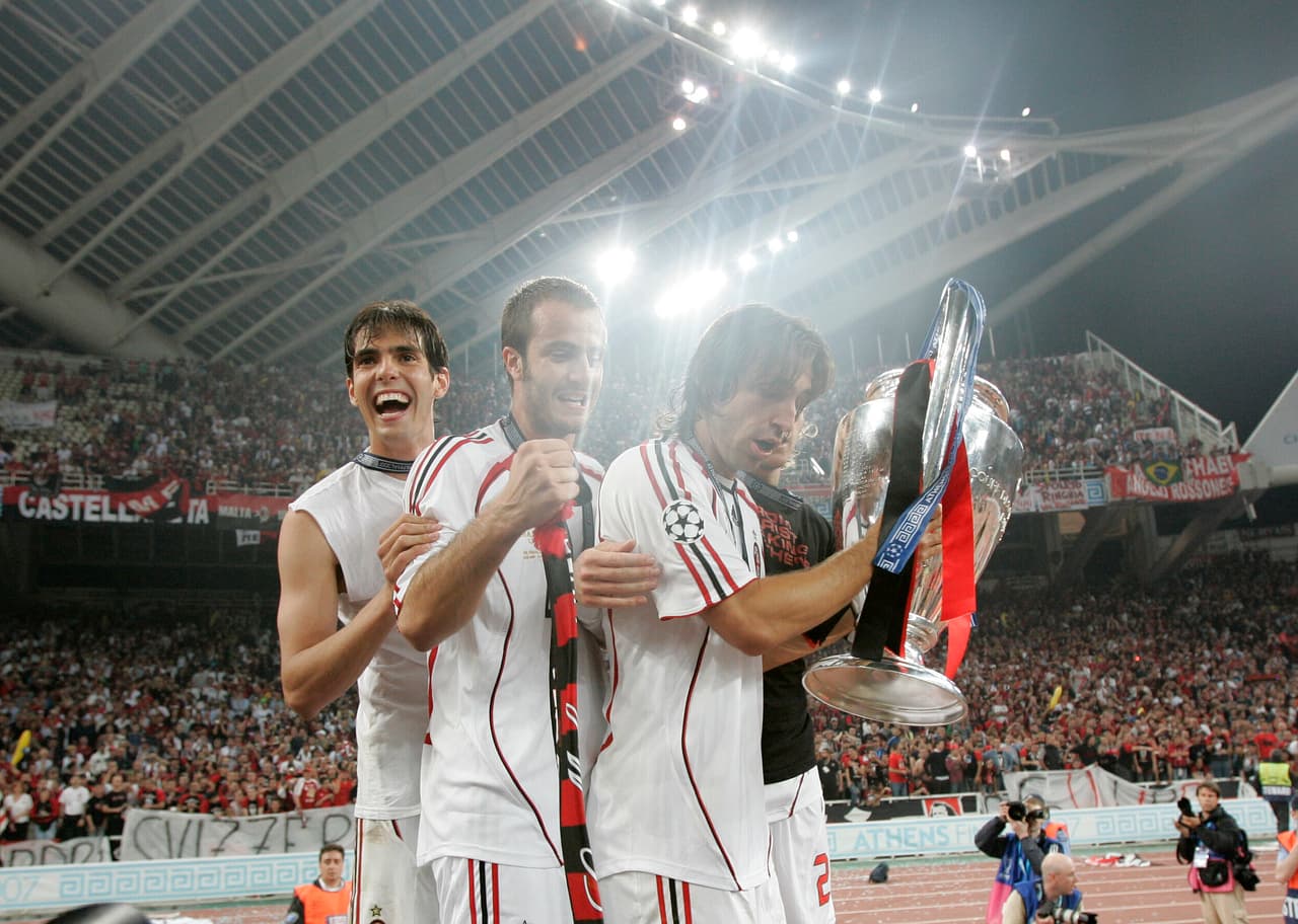 Con el Milan levantó la Champions League dos veces, en 2003, contra la Juventus y en 2007 contra el Liverpool.