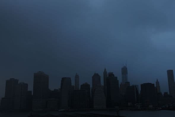 La tormenta más devastadora que haya azotado en décadas la región más densamente poblada del país, alteró las rutinas modernas, al cortar la comunicación y dejar a millones de personas sin electricidad.