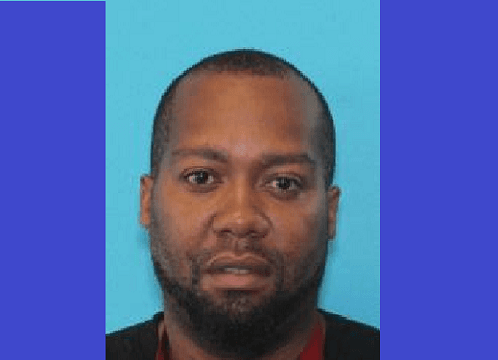 Corey Morgan acusado de golpear un vehículo y huir. Cualquier persona con información debe comunicarse con el 911 inmediatamente. También puede comunicarse con el Departamento de Policía de Zebulon de forma anónima a través de East Wake Crimestoppers, 919-366-CRIM (2746).