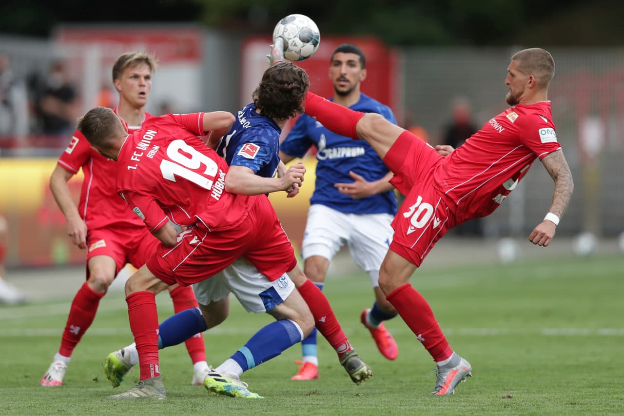FC Union Berlin y FC Schalke 04 disputaron un intenso partido con igualada a un gol.