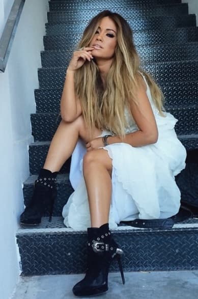 Y es que Jessica también tiene todo un estilo que la define pero ... se viste igual que Jenni.