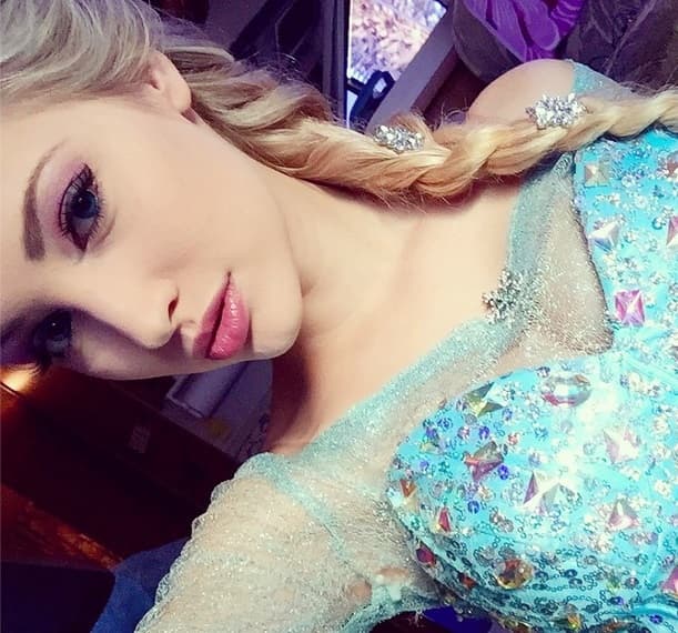 Esta bella chica tiene tan sólo 18 años, y ha sido la sensación por su enorme parecido con el sensacional dibujo animado.