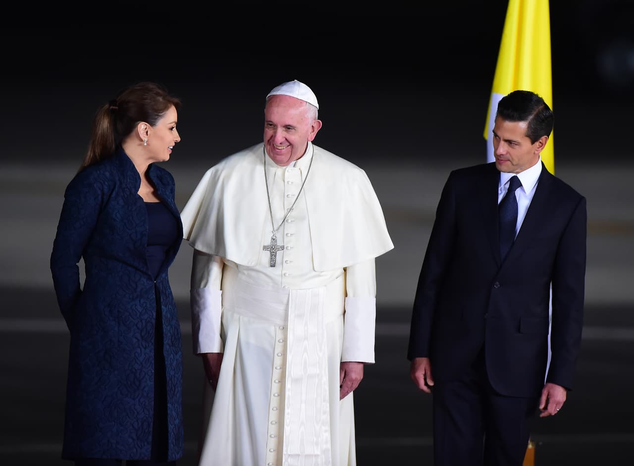 Enrique Peña Nieto y su esposa despidieron al Papa.