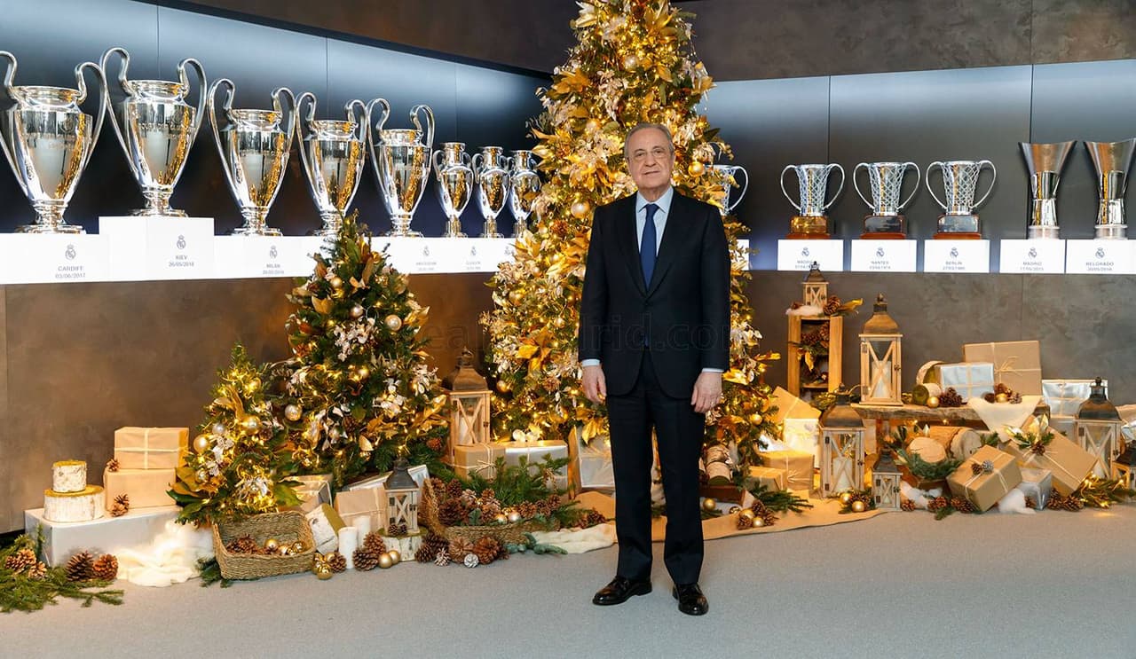 “Desde el Real Madrid queremos enviaros, en estos días tan especiales y en estos momentos difíciles, un mensaje de cariño, solidaridad y esperanza. Nuestros mejores deseos para que recuperemos la normalidad en este año nuevo 2021 y podamos compartir juntos muchos éxitos”, expresó Florentino Pérez.